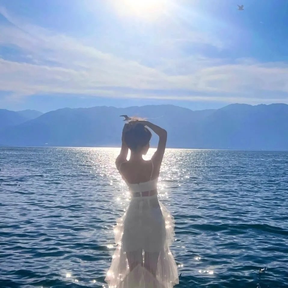 海蓝时见鲸